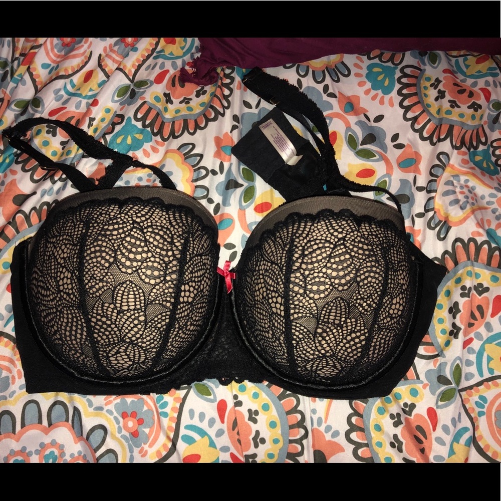 very cute lace strappy bra